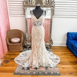 Brand New House of Wu Wedding Gown, Mermaid Dress, Boho Wedding dress brand new